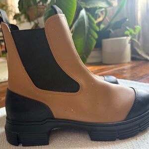 GANNI AW19  RECYCLED RUBBER CHELSEA BOOTS